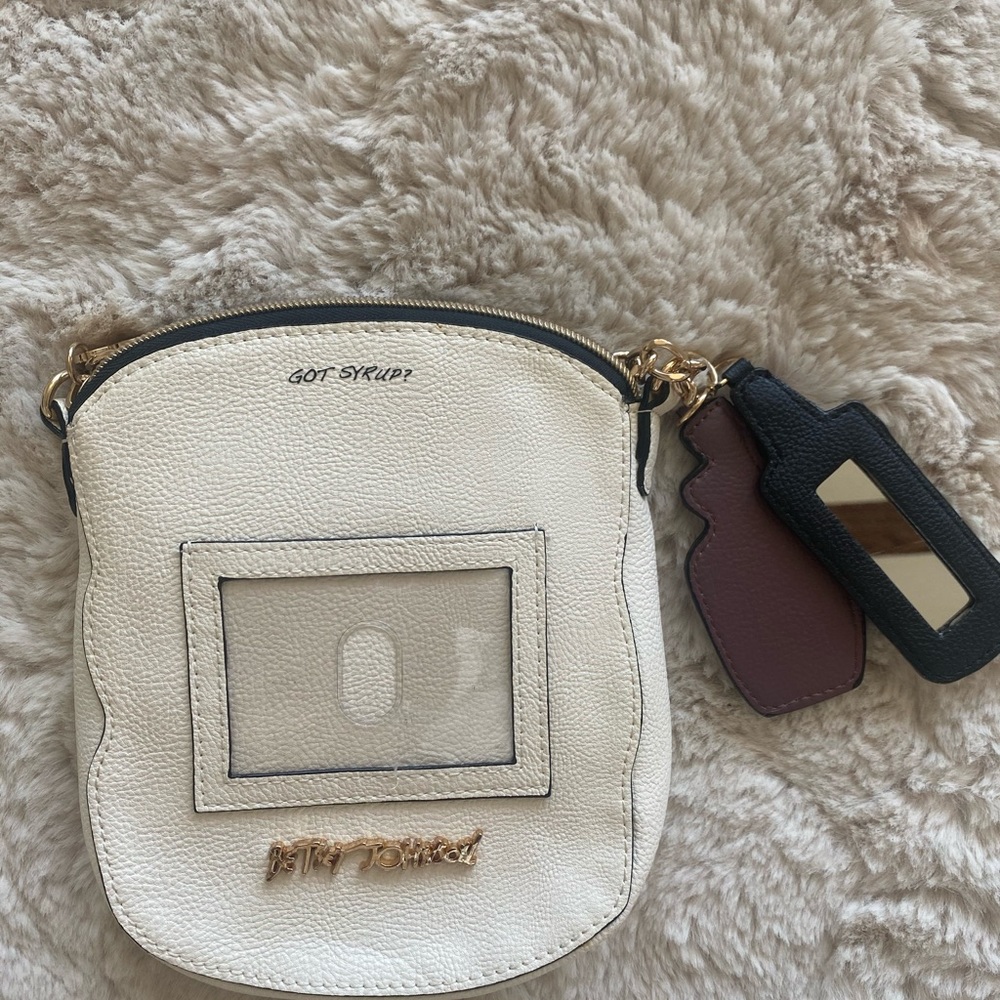 Betsy Johnson pancakes crossbody purse - Picture 3 of 4